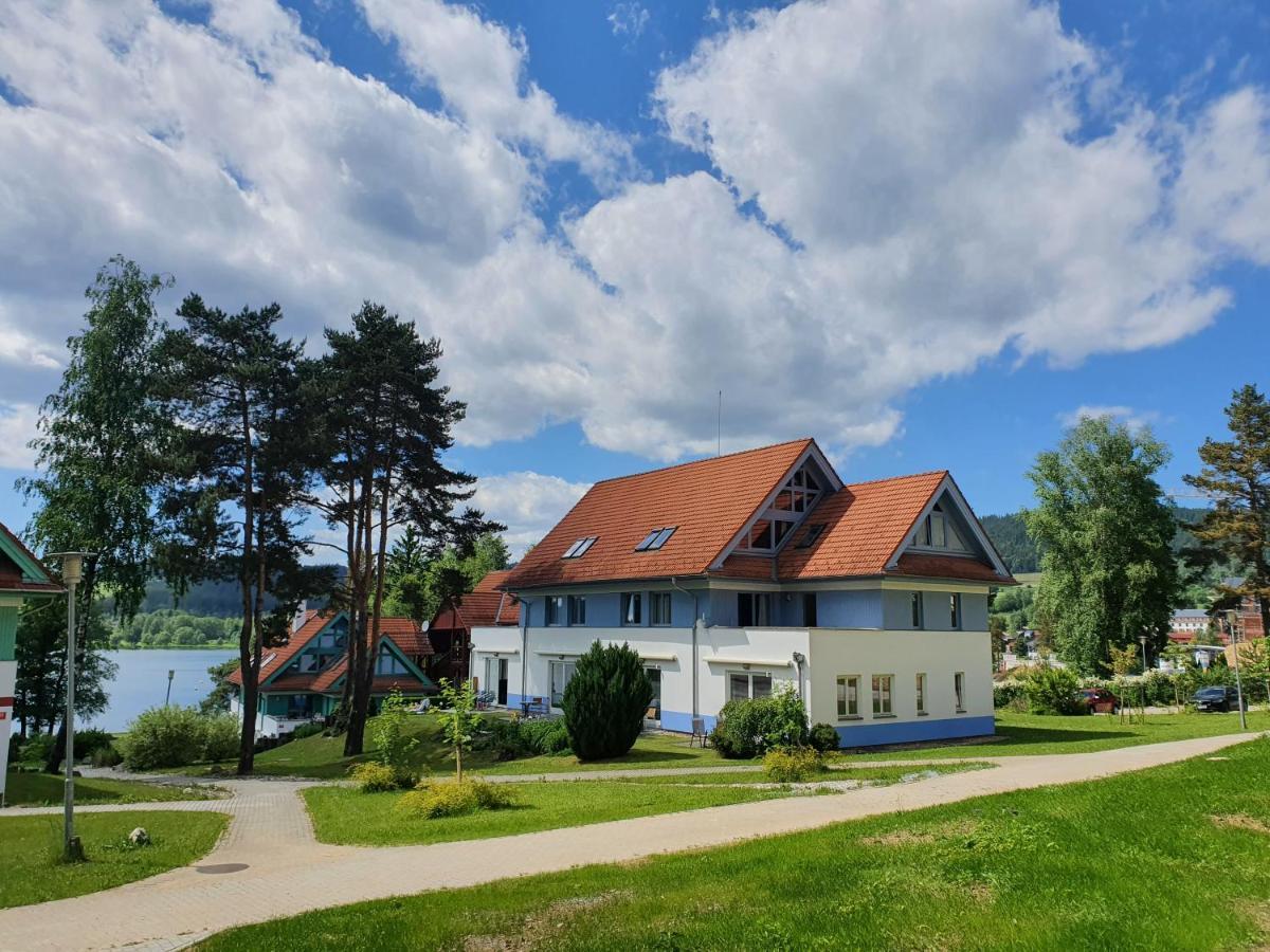 Lipno Beach Side - Riviera Apartment Lipno nad Vltavou Bagian luar foto